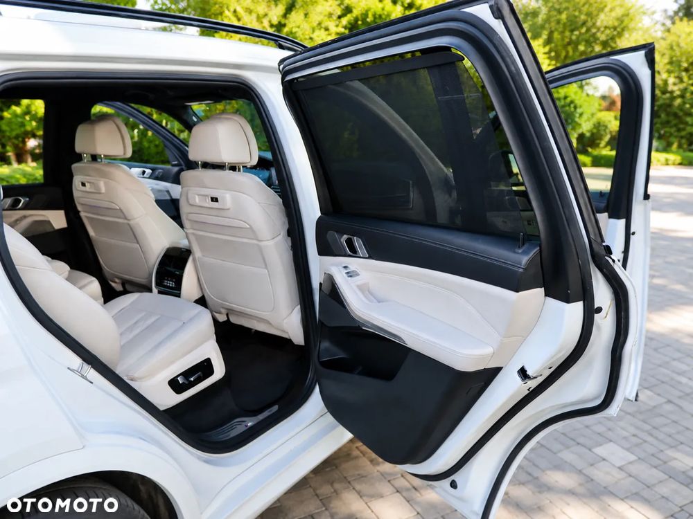 BMW X7 M50i sport - 18