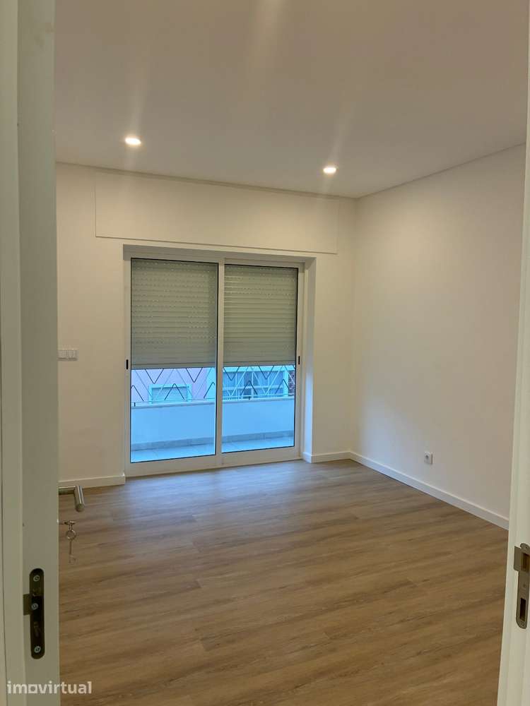 Apartamento T4 em Barreiro com Excelente Localização - Grande imagem: 3/45