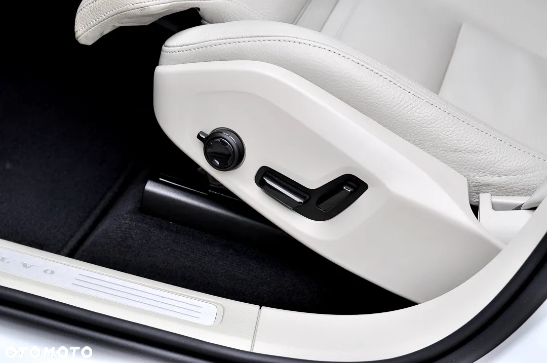 Volvo XC 60 B4 B Geartronic Inscription - 18