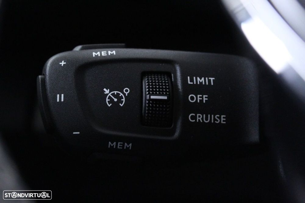 Peugeot 3008 1.6 Hybrid Allure Pack e-EAT8 - 26