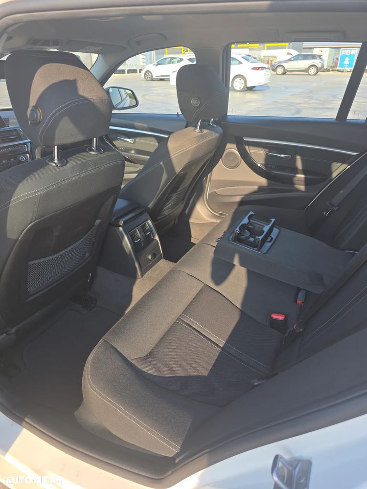 BMW Seria 3 330i xDrive AT Sport Line - 10