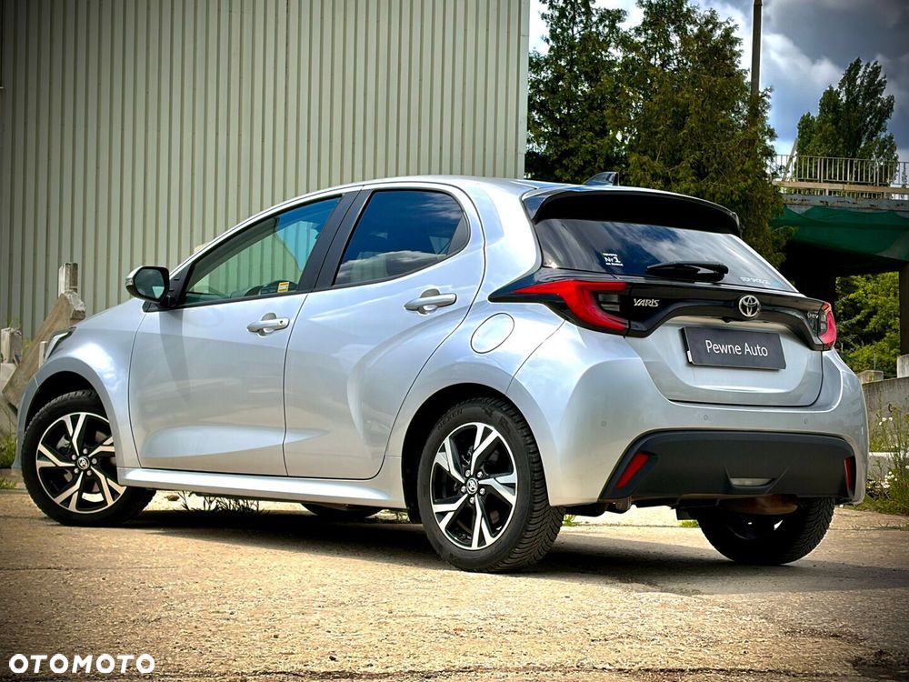 Toyota Yaris Hybrid 1.5 Style - 17