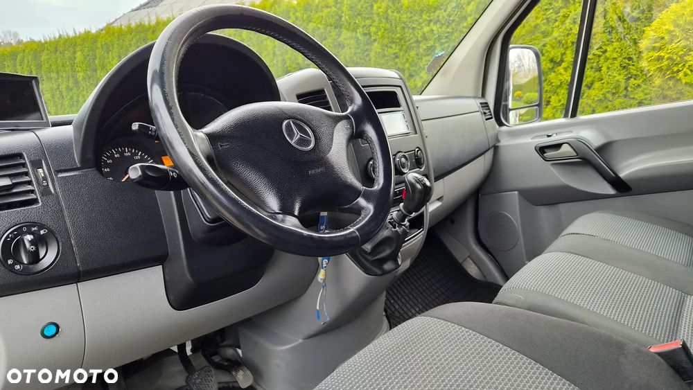 Mercedes-Benz Sprinter - 14