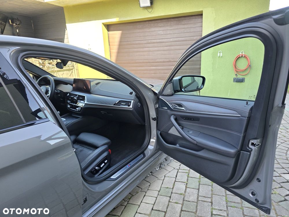 BMW Seria 5 540i xDrive mHEV M Sport sport - 17