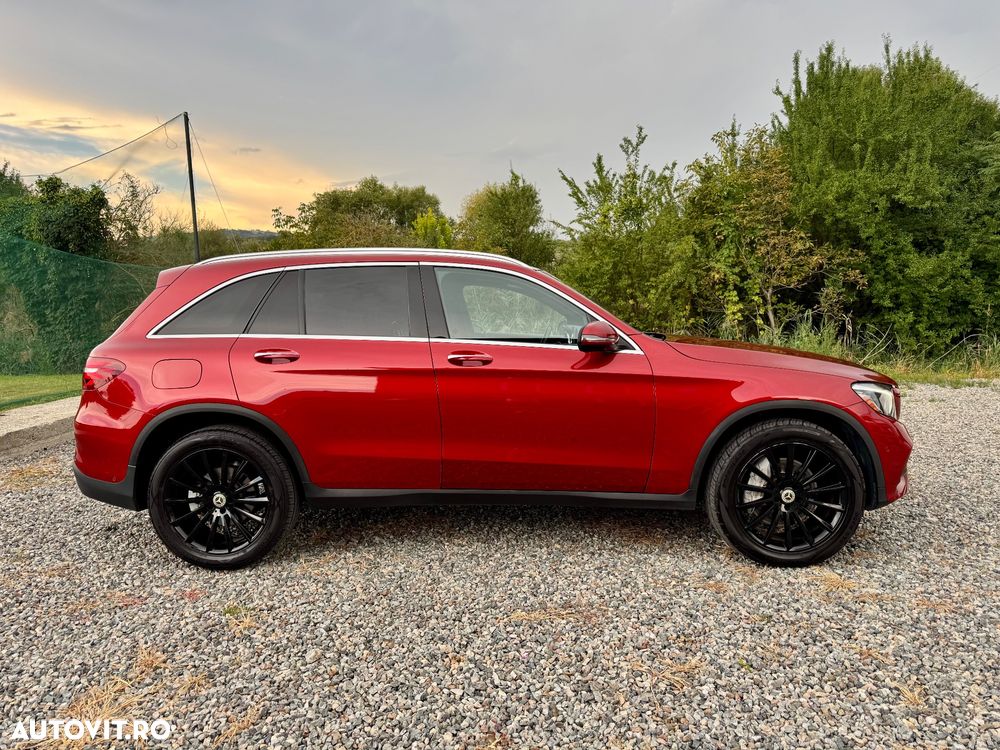 Mercedes-Benz GLC 300 4Matic 9G-TRONIC AMG Line - 5