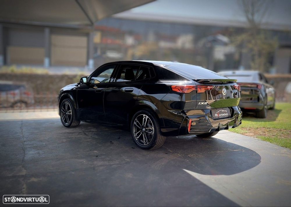 BMW iX2 eDrive20 Pack Desportivo M - 6