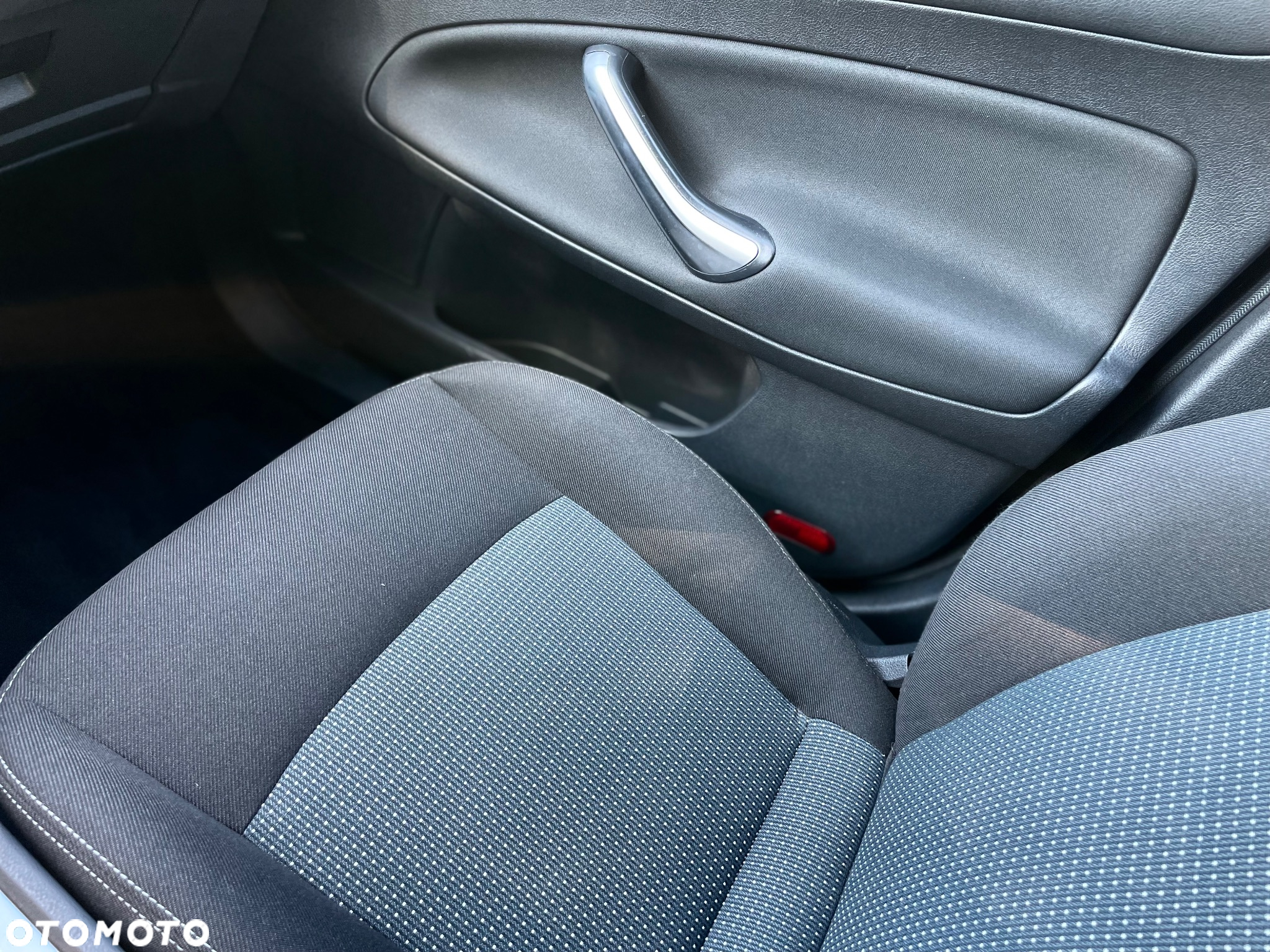 Ford Mondeo 2.0 Ambiente - 12