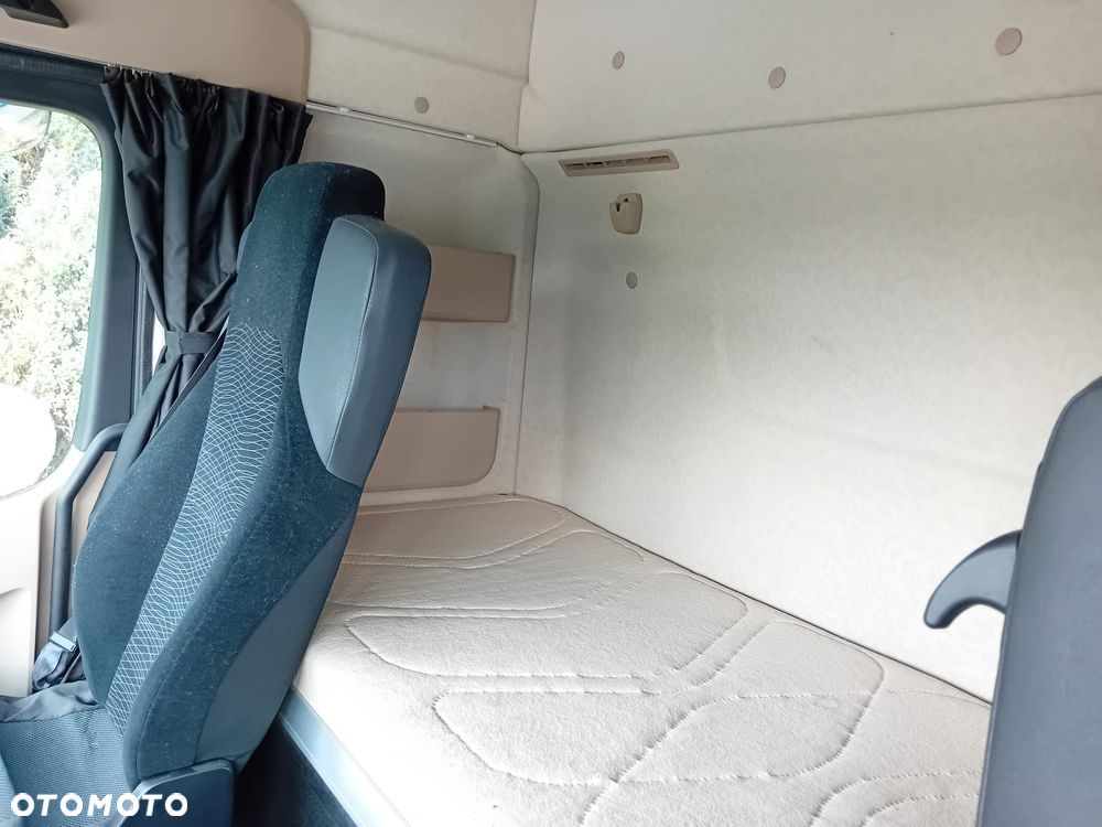 Mercedes-Benz Actros - 7