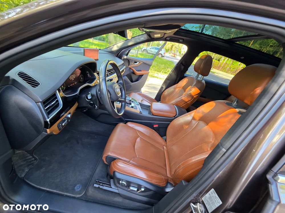 Audi Q7 - 9
