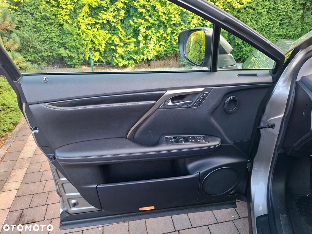 Lexus RX - 21