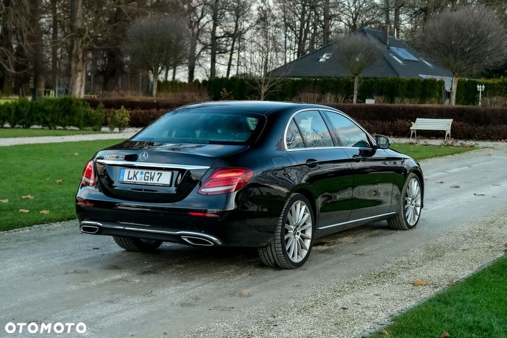 Mercedes-Benz Klasa E 220 d 9G-TRONIC - 5