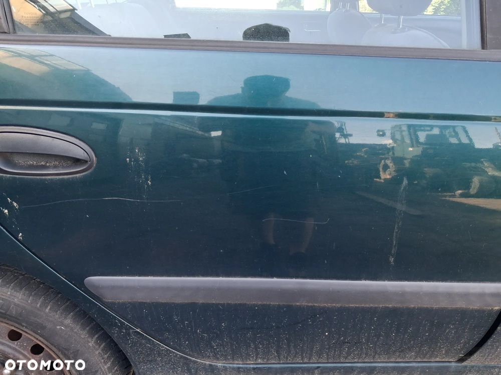 TOYOTA AVENSIS T22 LIFT LAK 653 DRZWI PRAWY TYL - 2