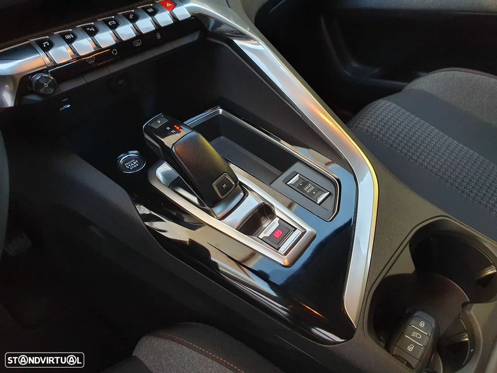 Peugeot 3008 PureTech 130 Stop & Start GPF EAT8 Active - 11