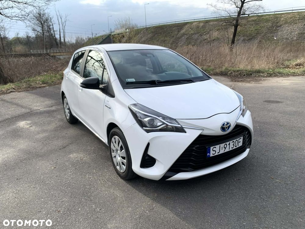 Toyota Yaris Hybrid 100 Active - 1