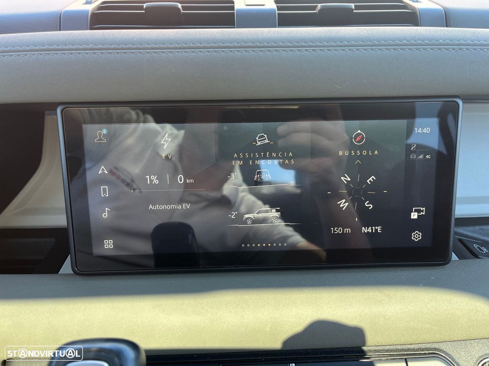 Land Rover Defender 2.0 P400e 110 AWD SE - 30