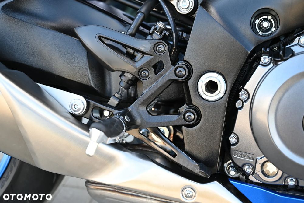 Suzuki GSX 1000 - 31