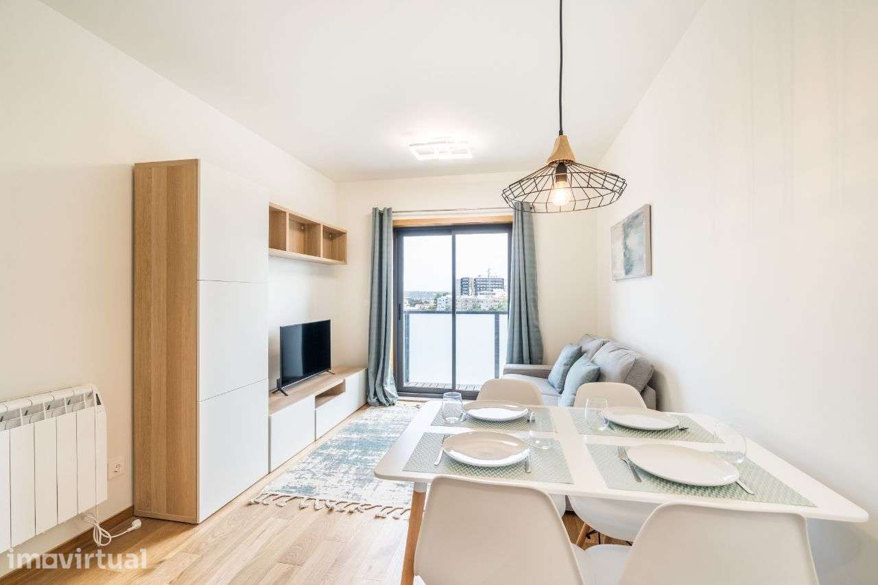 Luxuoso apartamento T1 Kit, novo, completamente equipado e mobilado - Grande imagem: 5/23