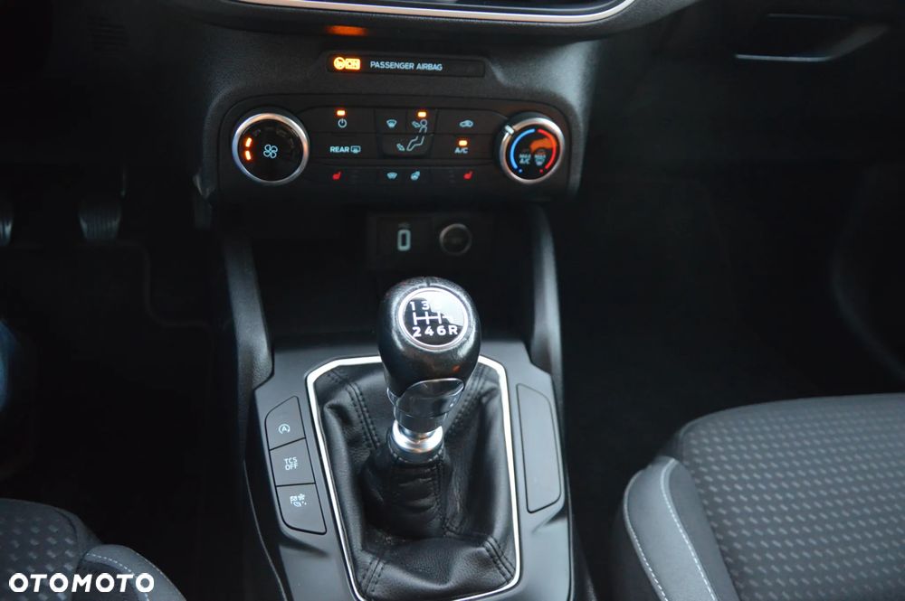 Ford Focus 1.0 EcoBoost Edition - 27