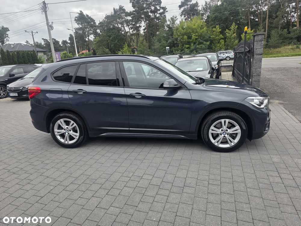 BMW X1 xDrive20d Sport Line - 3