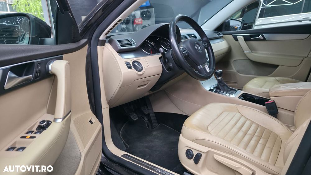 Volkswagen Passat 2.0 TDI 4Motion BlueMotion Technology Highline - 4