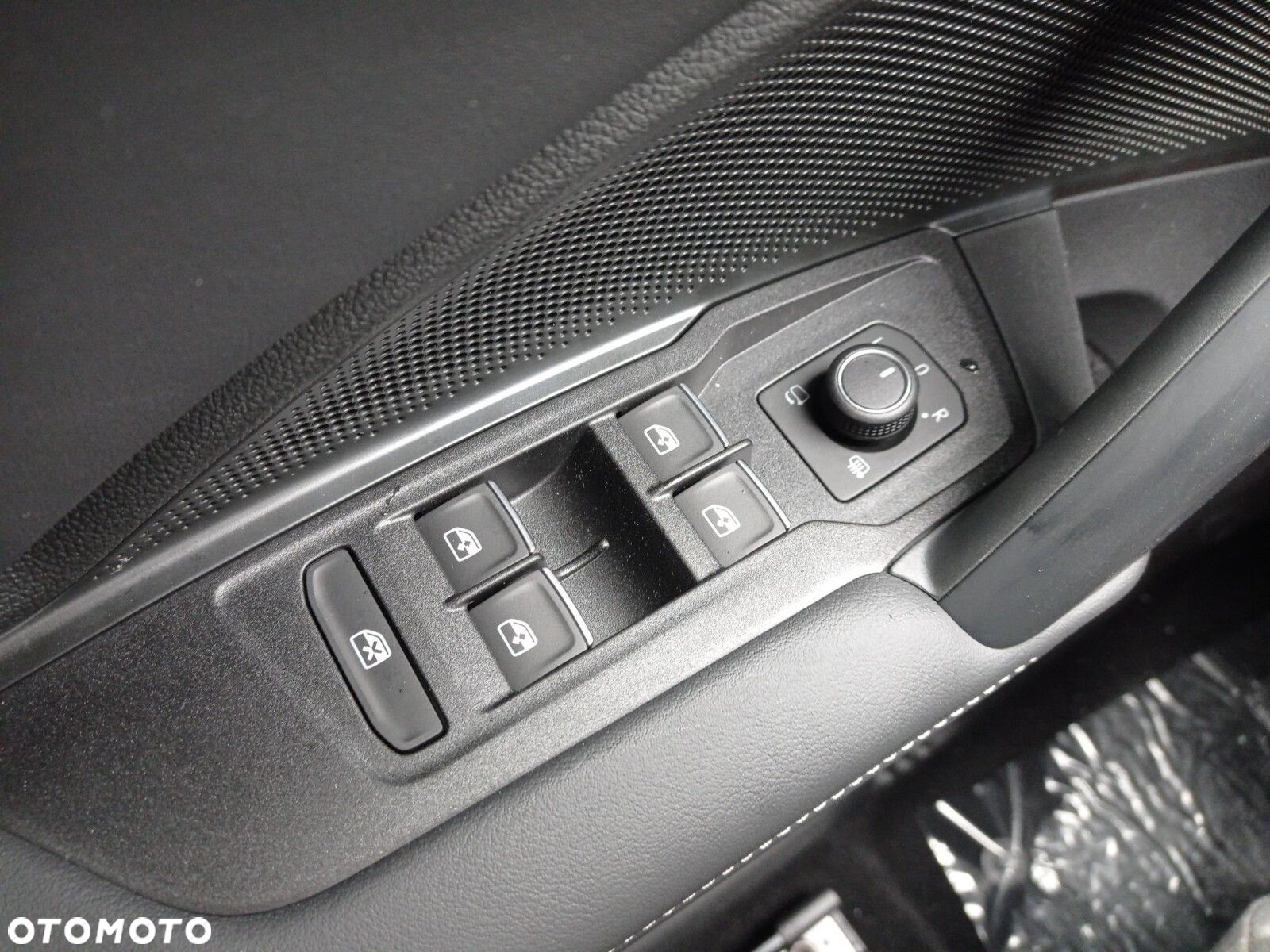 Volkswagen Tiguan 1.5 eHybrid PHEV R-Line Plus DSG - 23