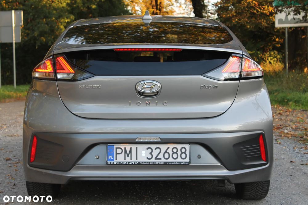 Hyundai IONIQ - 18