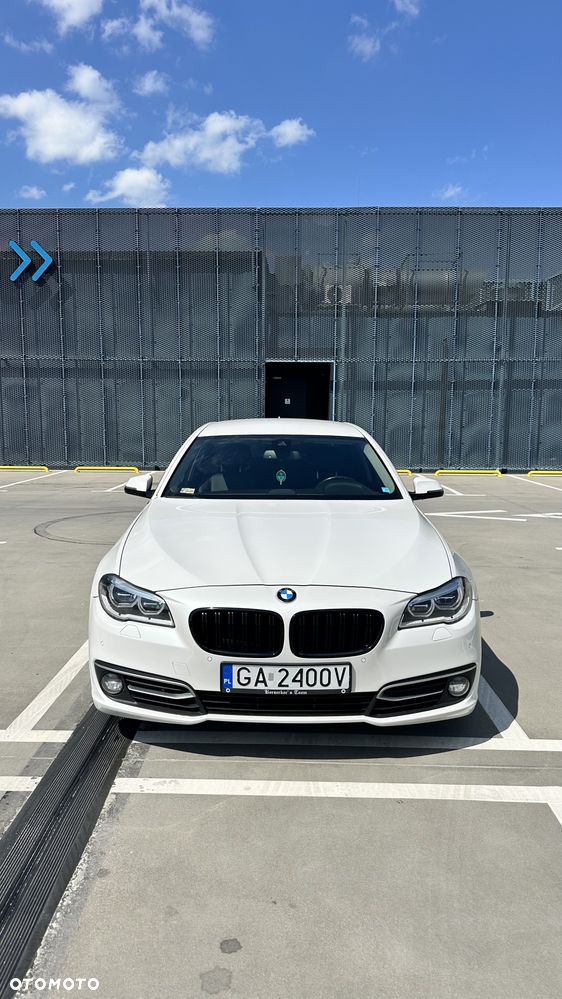 BMW Seria 5 520d Luxury Line - 2