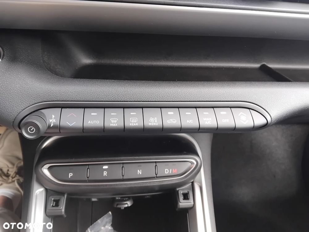Jeep Avenger 1.2 T3 mHEV Upland 4xe eDCT6 - 18