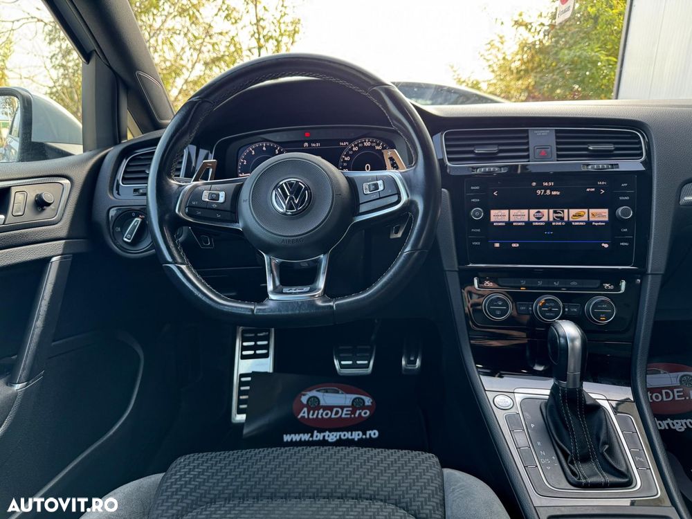 Volkswagen Golf - 10