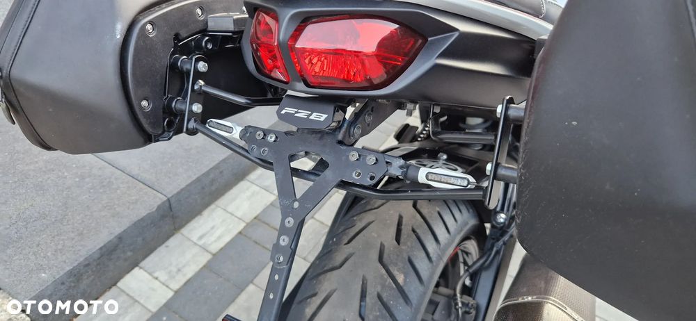 Yamaha FZ8 - 4