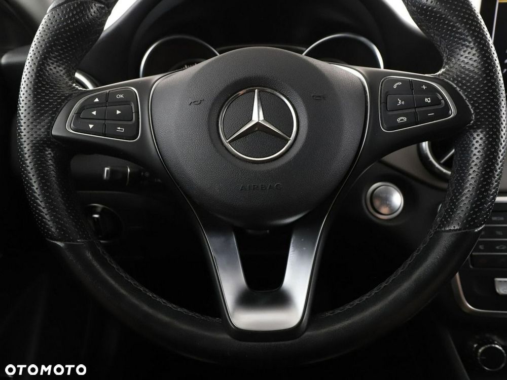 Mercedes-Benz CLA 180 Urban - 22