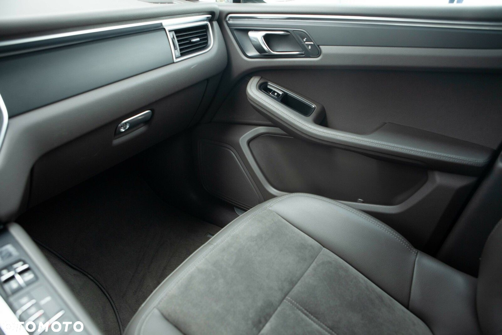 Porsche Macan Standard - 26