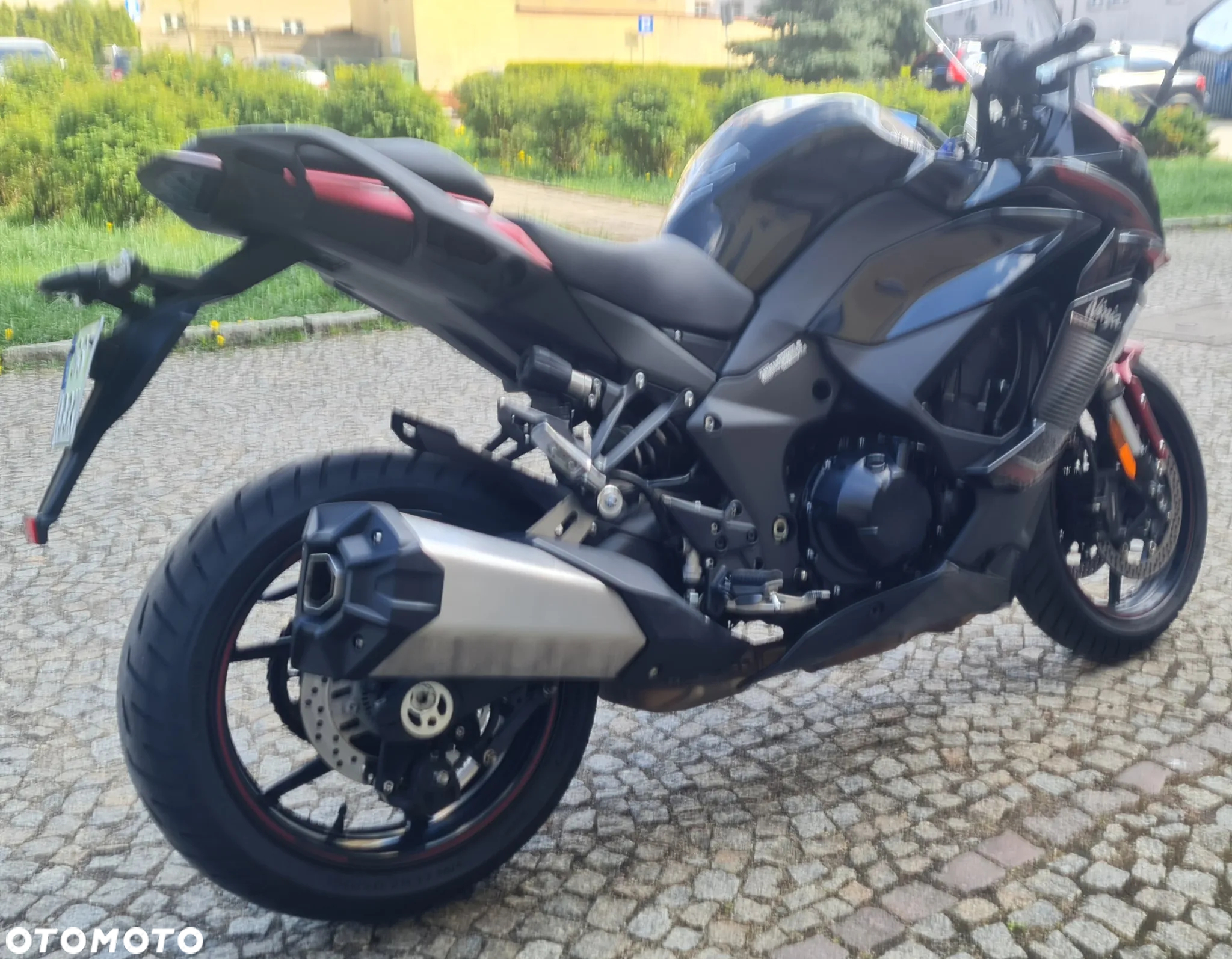 Kawasaki Ninja 1000 SX - 3