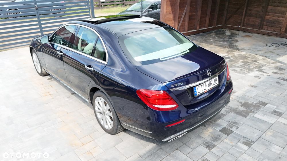 Mercedes-Benz Klasa E 300 9G-TRONIC - 11