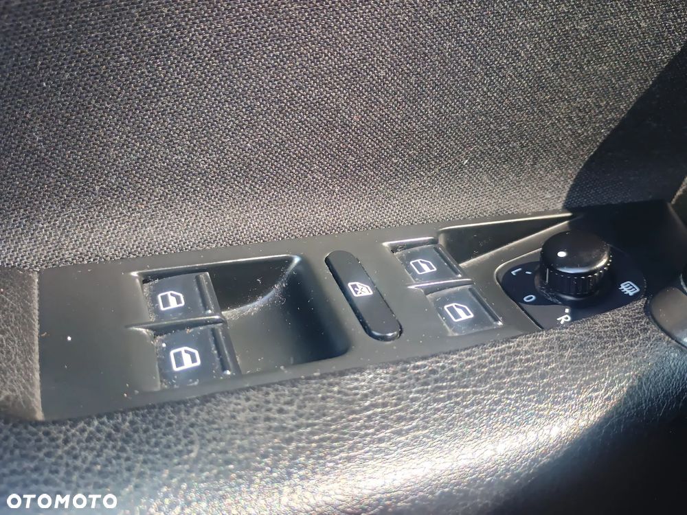 Volkswagen Passat 2.0 TDI DSG Comfortline - 16