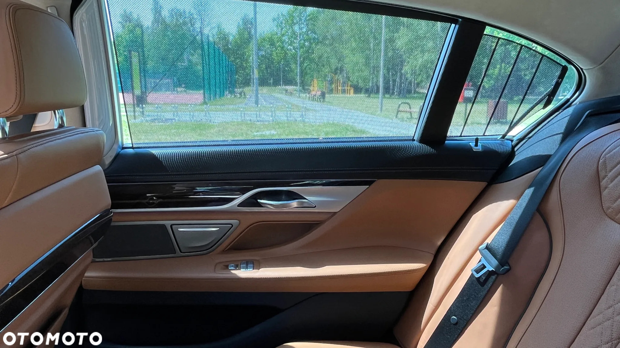 BMW-ALPINA B7 Biturbo - 11