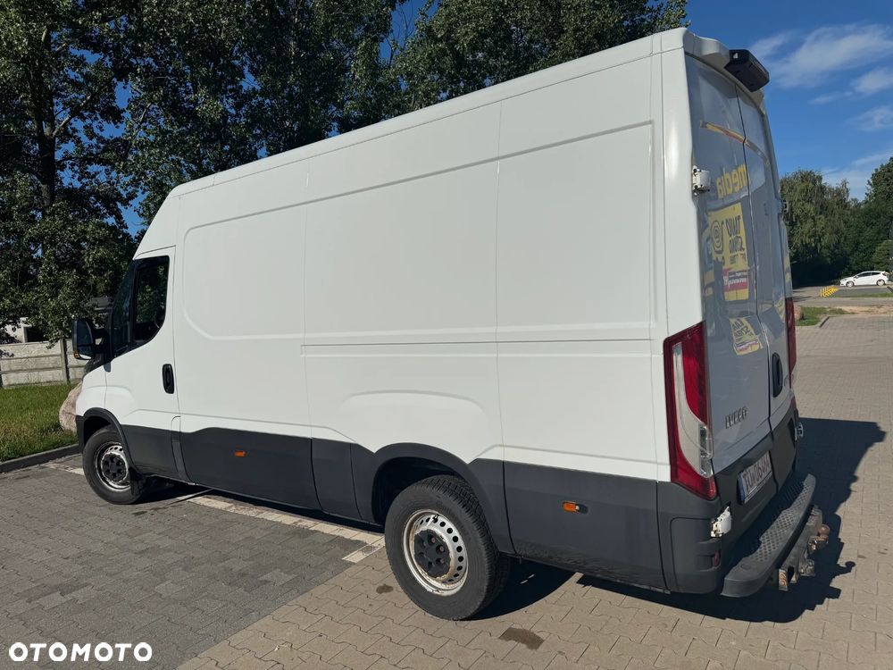 Iveco 3.0 Daily 35S18 hak CarPlay 12m3 średni LED Hi-Matic - 9