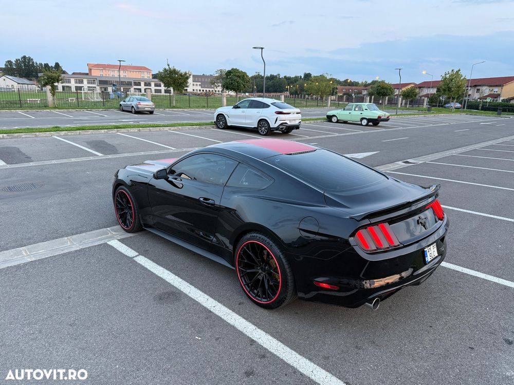 Ford Mustang - 5