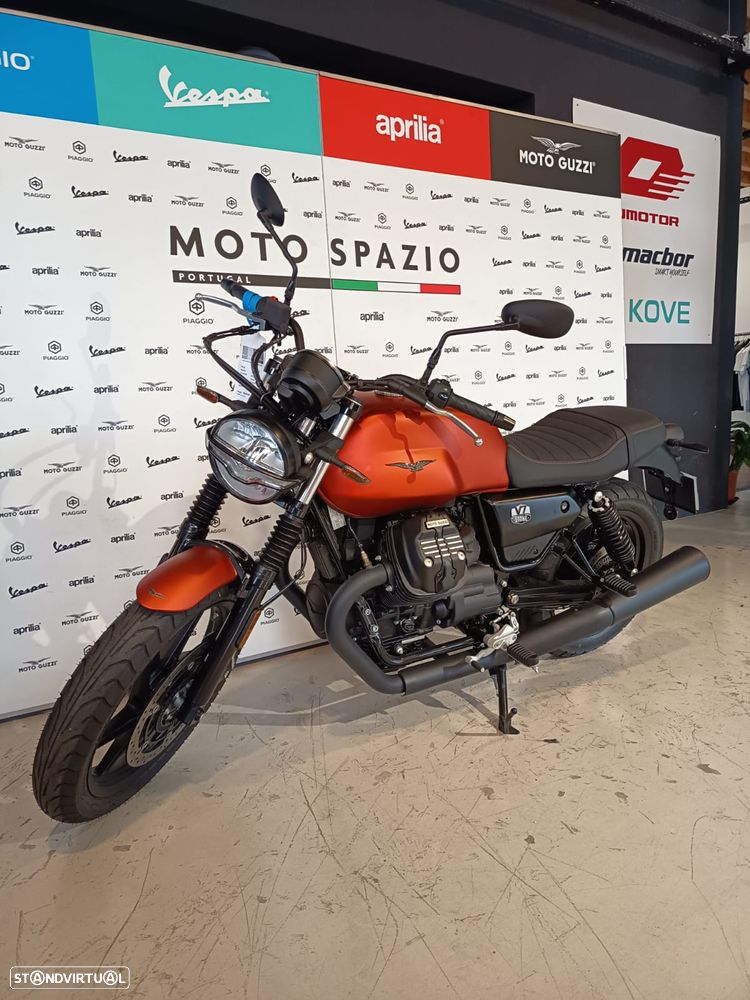 Moto Guzzi V7 STONE - 2