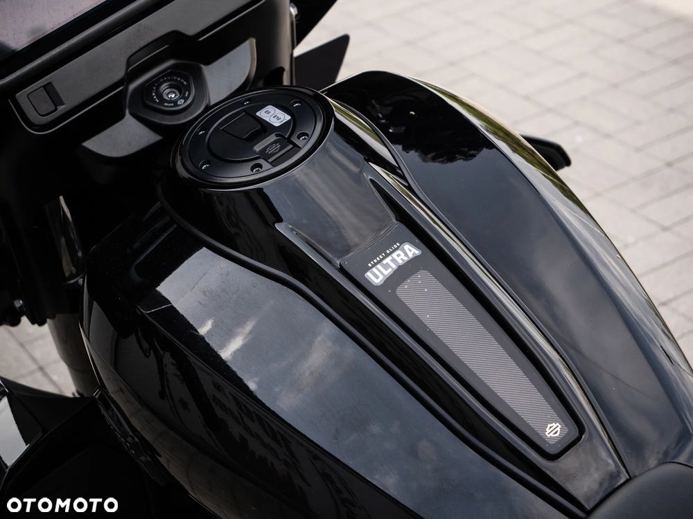 Harley-Davidson Touring Street Glide - 19