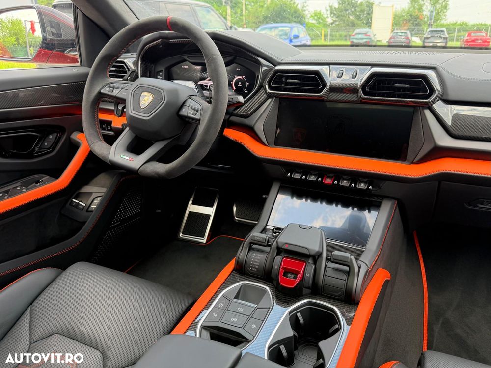 Lamborghini URUS - 19