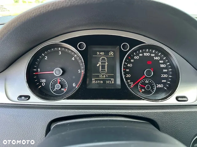 Volkswagen Passat 2.0 Blue TDI SCR Comfortline - 15