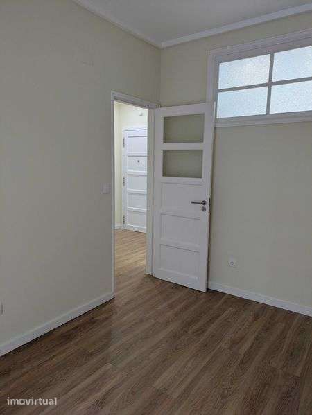 Apartamento T1 Completamente Remodelado no Campo Pequeno - Grande imagem: 5/12