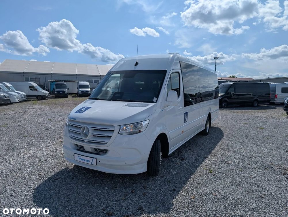 Mercedes-Benz Sprinter 517 - 12