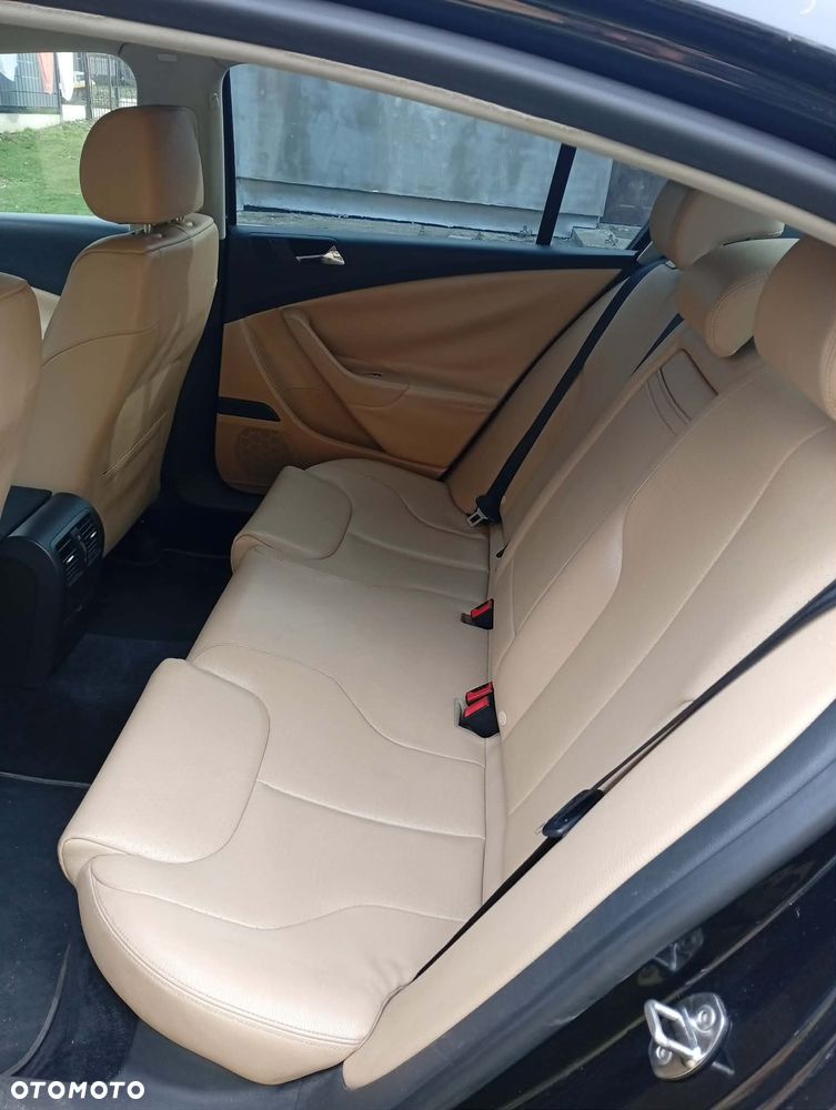 Volkswagen Passat 1.9 TDI Comfortline - 6