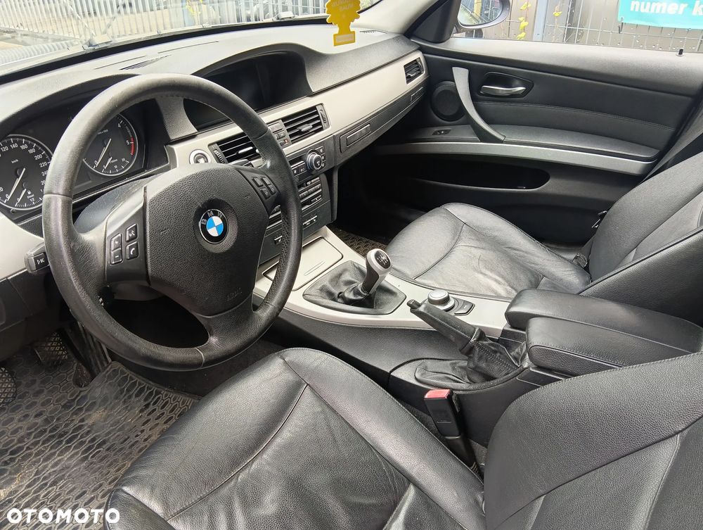 *BMW E91* Samochód na części - 3