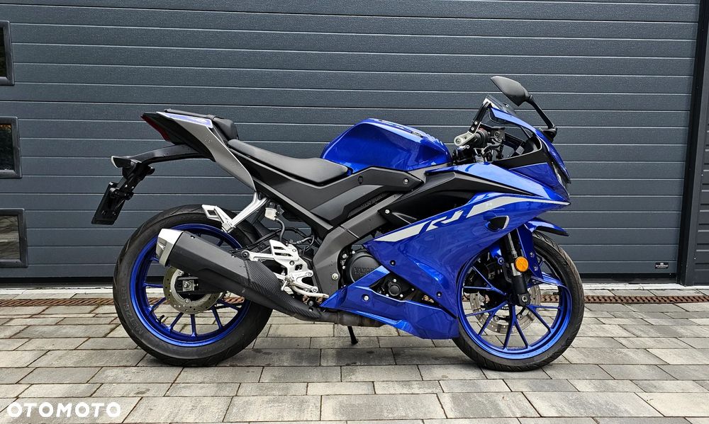 Yamaha YZF - 1