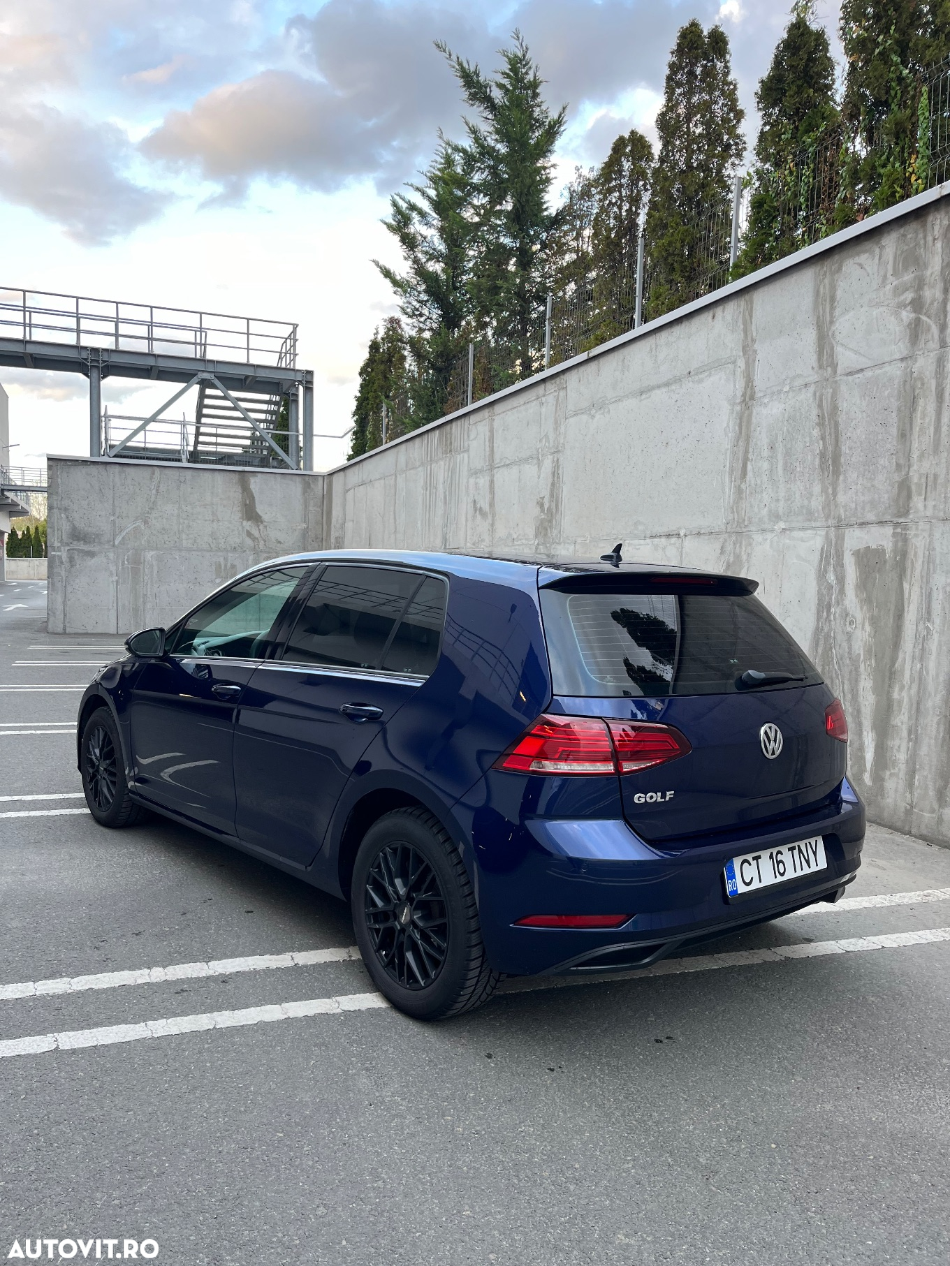 Volkswagen Golf 1.6 TDI Trendline - 7
