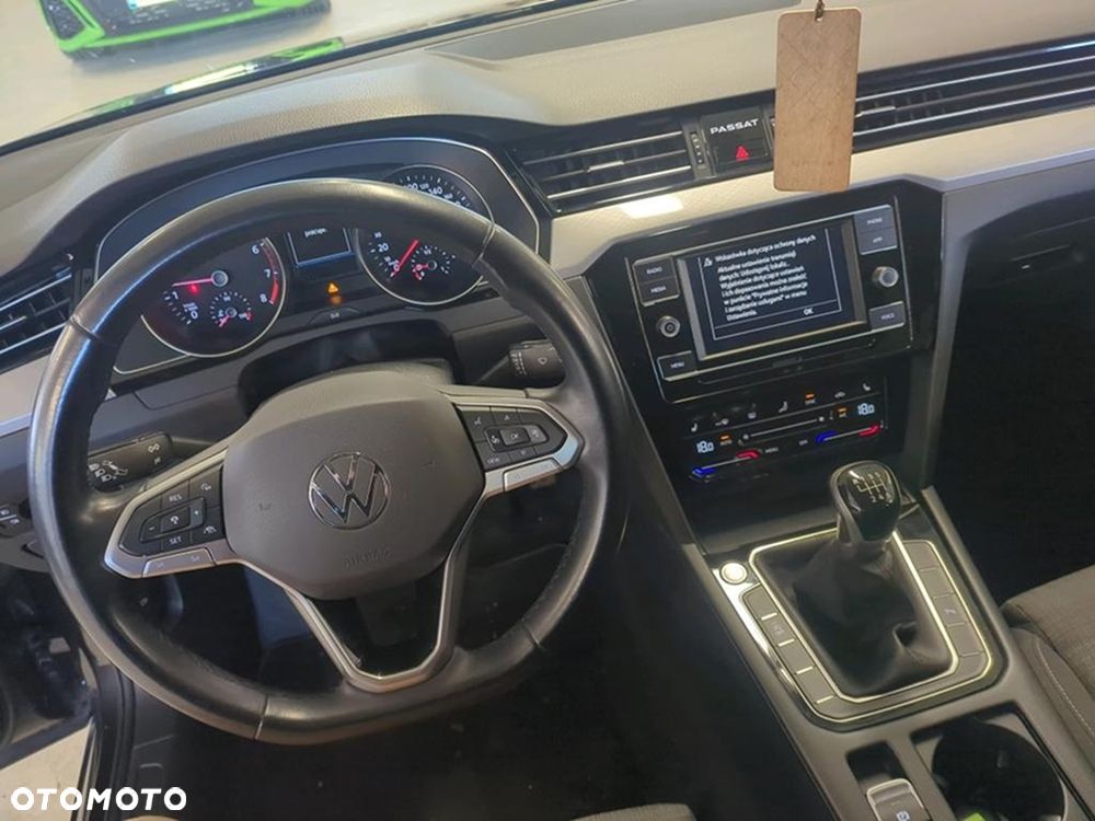 Volkswagen Passat 1.5 TSI EVO Business - 10