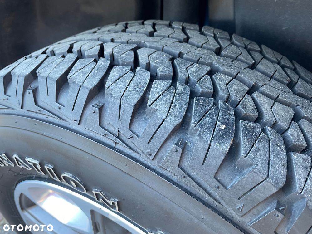 Jeep Cherokee - 33
